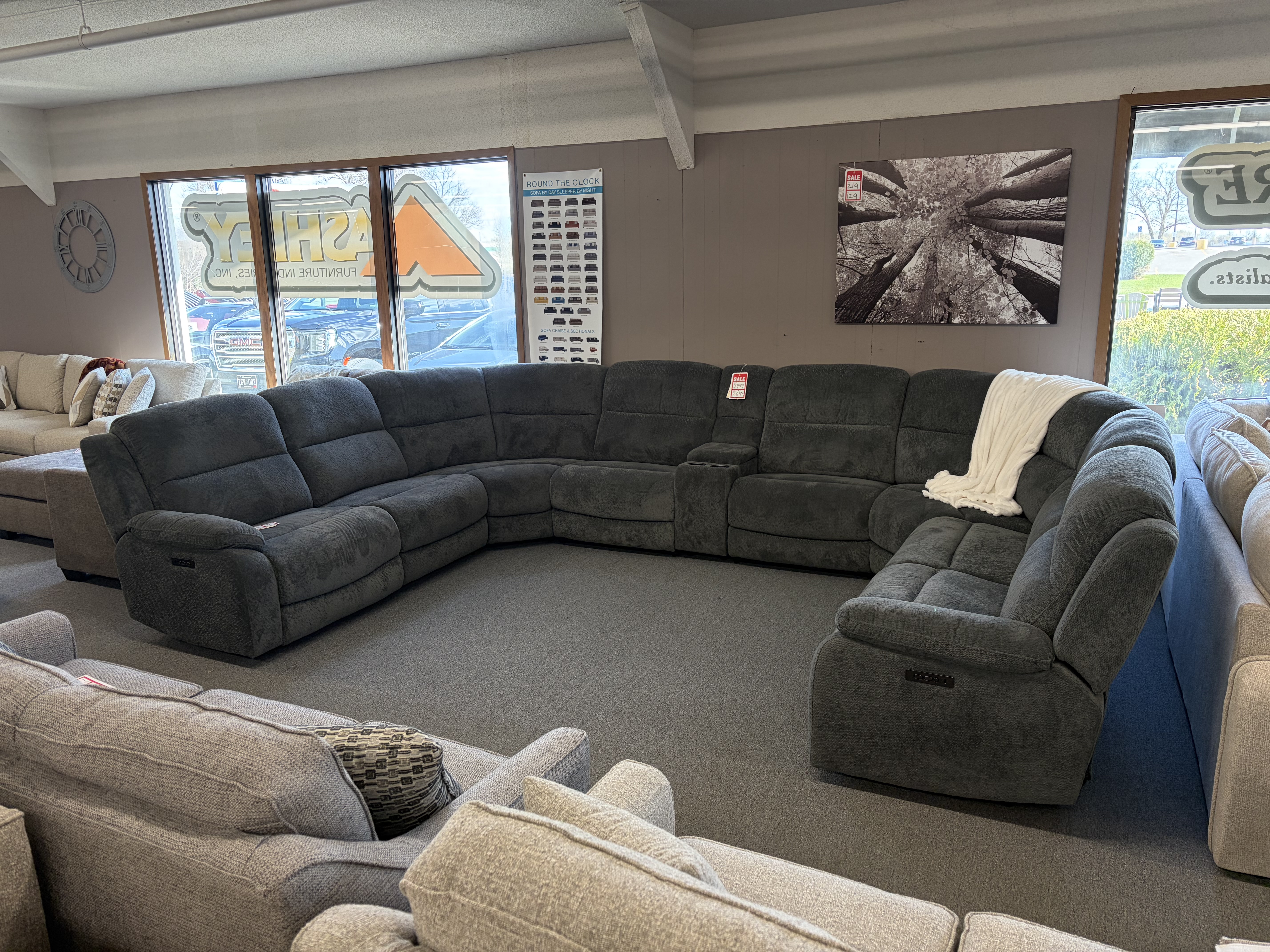 Grey 70658M Sectional Image